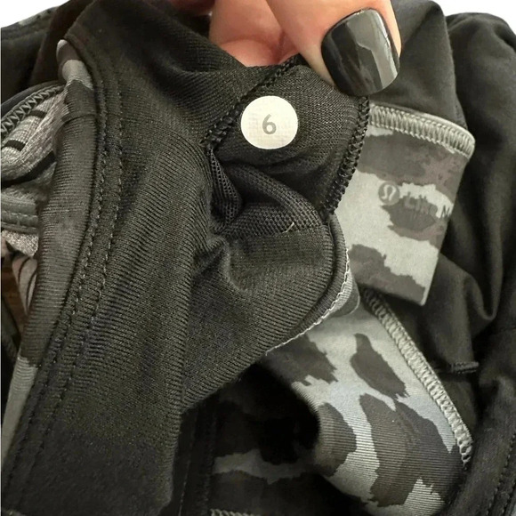 Lululemon Super Sport Tank Size 6 Stripe Cherry Cheetah Black Gray Athletic - Picture 4 of 7